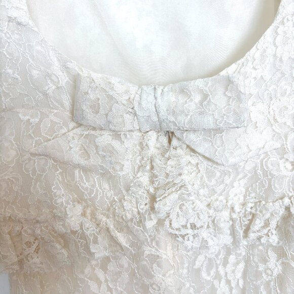 Stunning Vampire's Wife Lace Dress (Bridal) - Picture 4 of 7